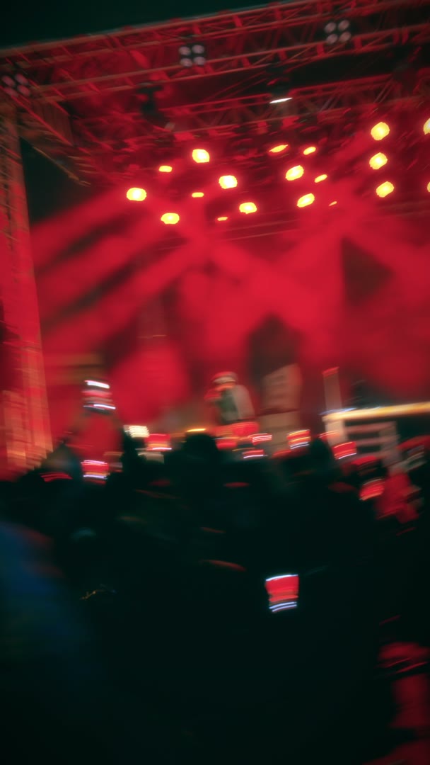 Oscar and the Wolf live film